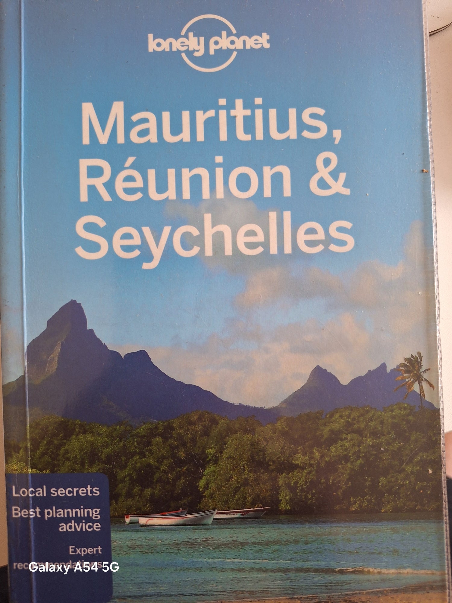 Lonely Planet guidebook on Mauritius, Réunion and Seychelles, part of cheap travel books with free delivery
