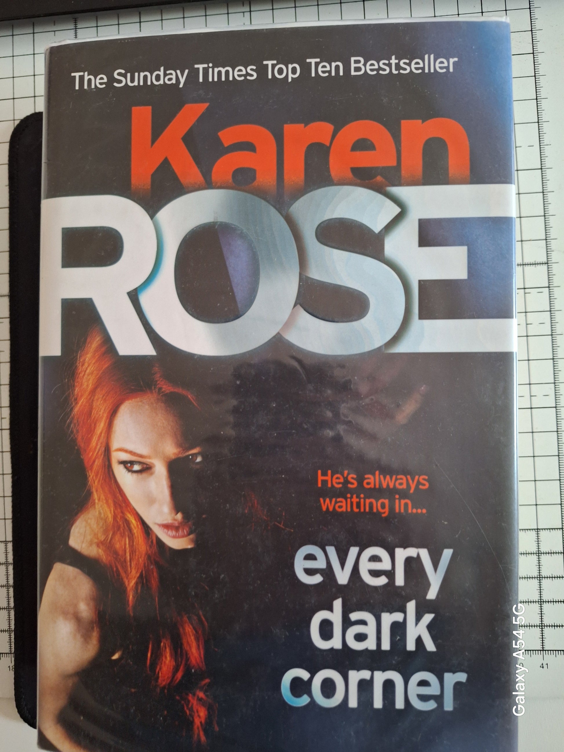 Cover of the book Every dark corner by Karen Rose featuring a woman with red hair in shadow