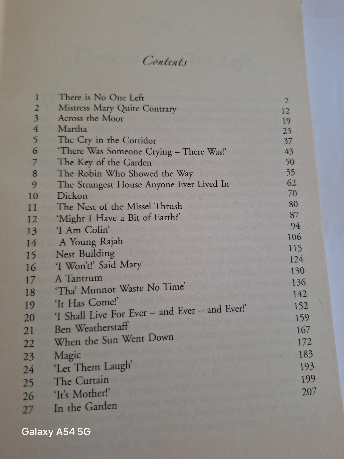 Contents page of The Secret Garden used book detailing chapters and page numbers